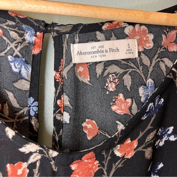 Abercrombie & Fitch Black Floral Split Leg Long Sleeve Cinch Waist Romper - Picture 10 of 10